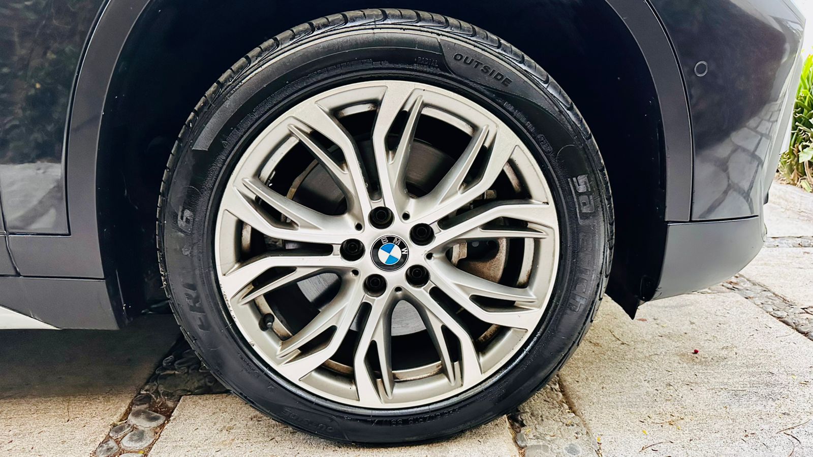 B12008 (19)