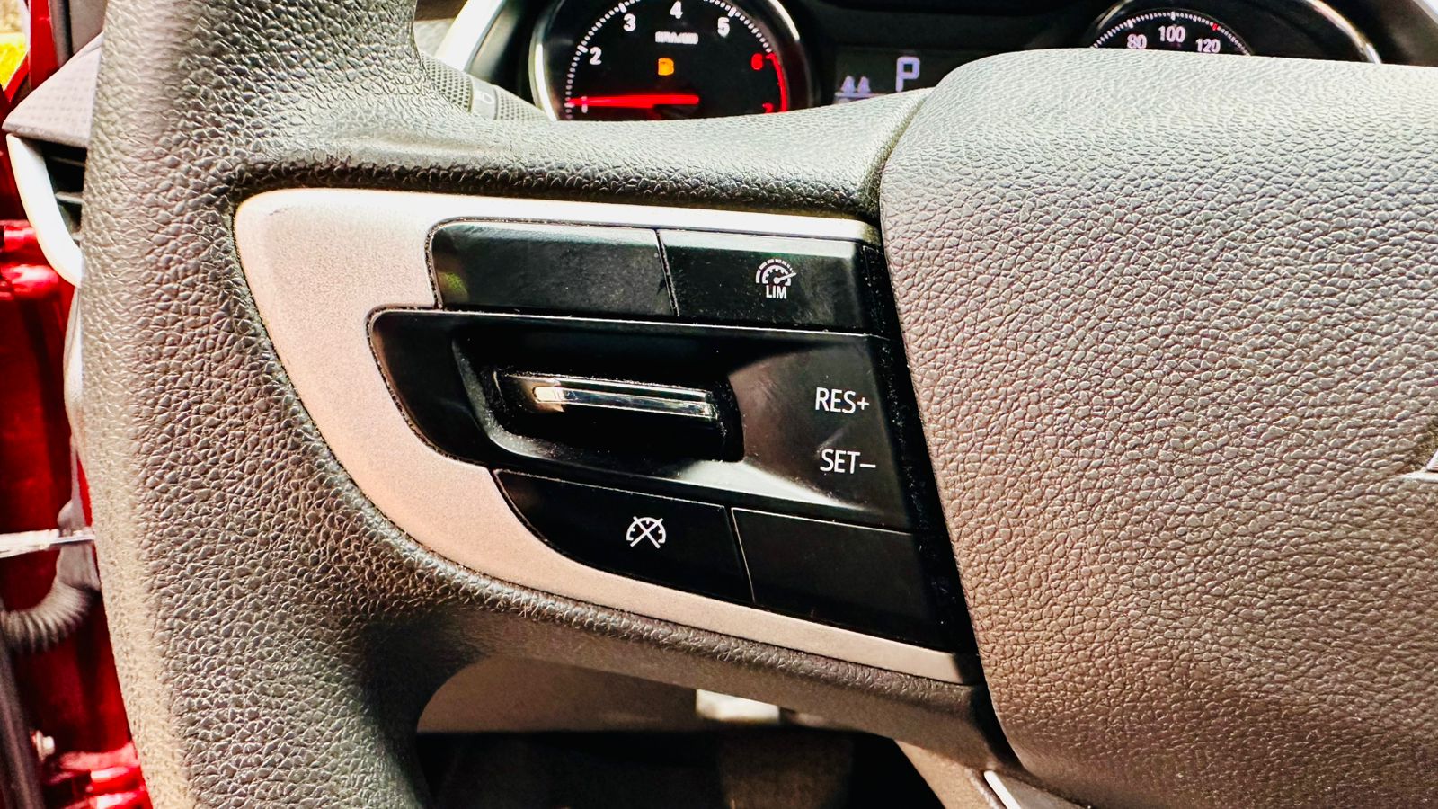 
								Chevrolet Onix LT 2023 full									
