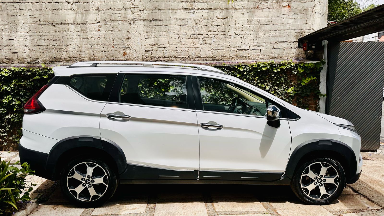 
								MITSUBISHI XPANDER CROSS LIMITED 2023 full									