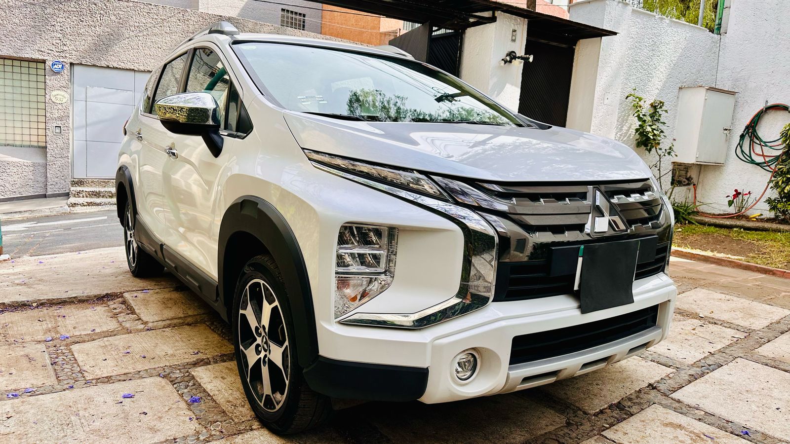 
								MITSUBISHI XPANDER CROSS LIMITED 2023 full									