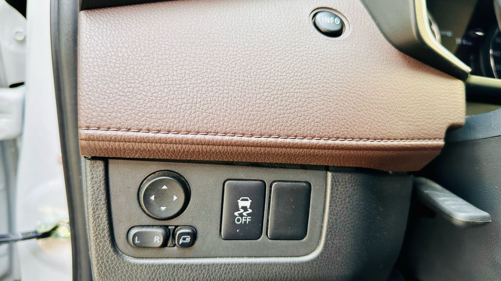 
								MITSUBISHI XPANDER CROSS LIMITED 2023 full									