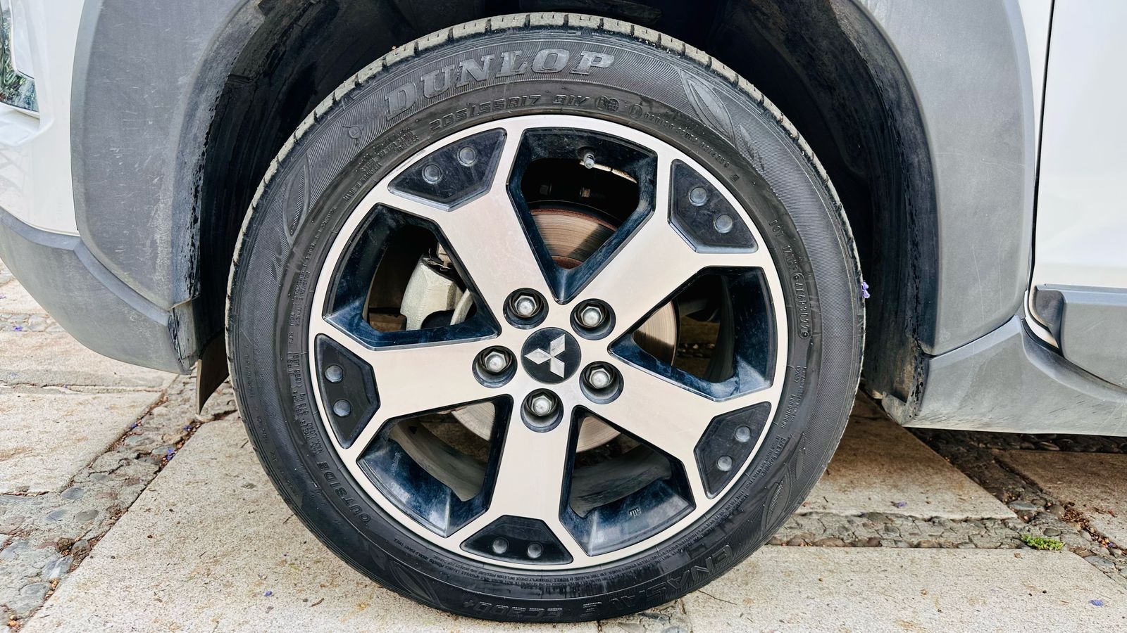 
								MITSUBISHI XPANDER CROSS LIMITED 2023 full									