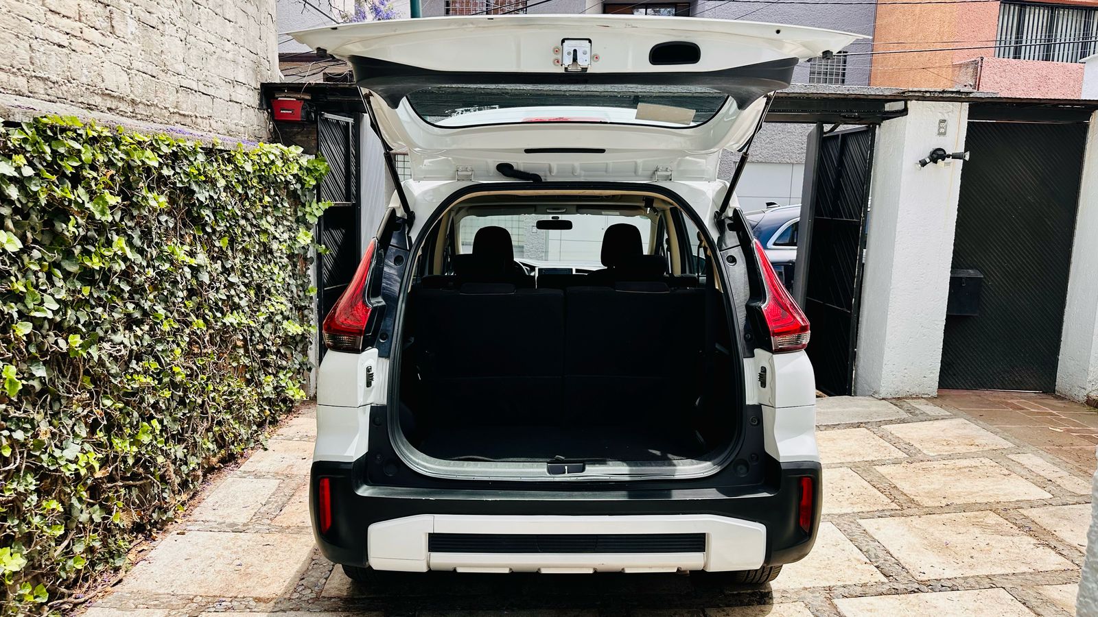 
								MITSUBISHI XPANDER CROSS LIMITED 2023 full									