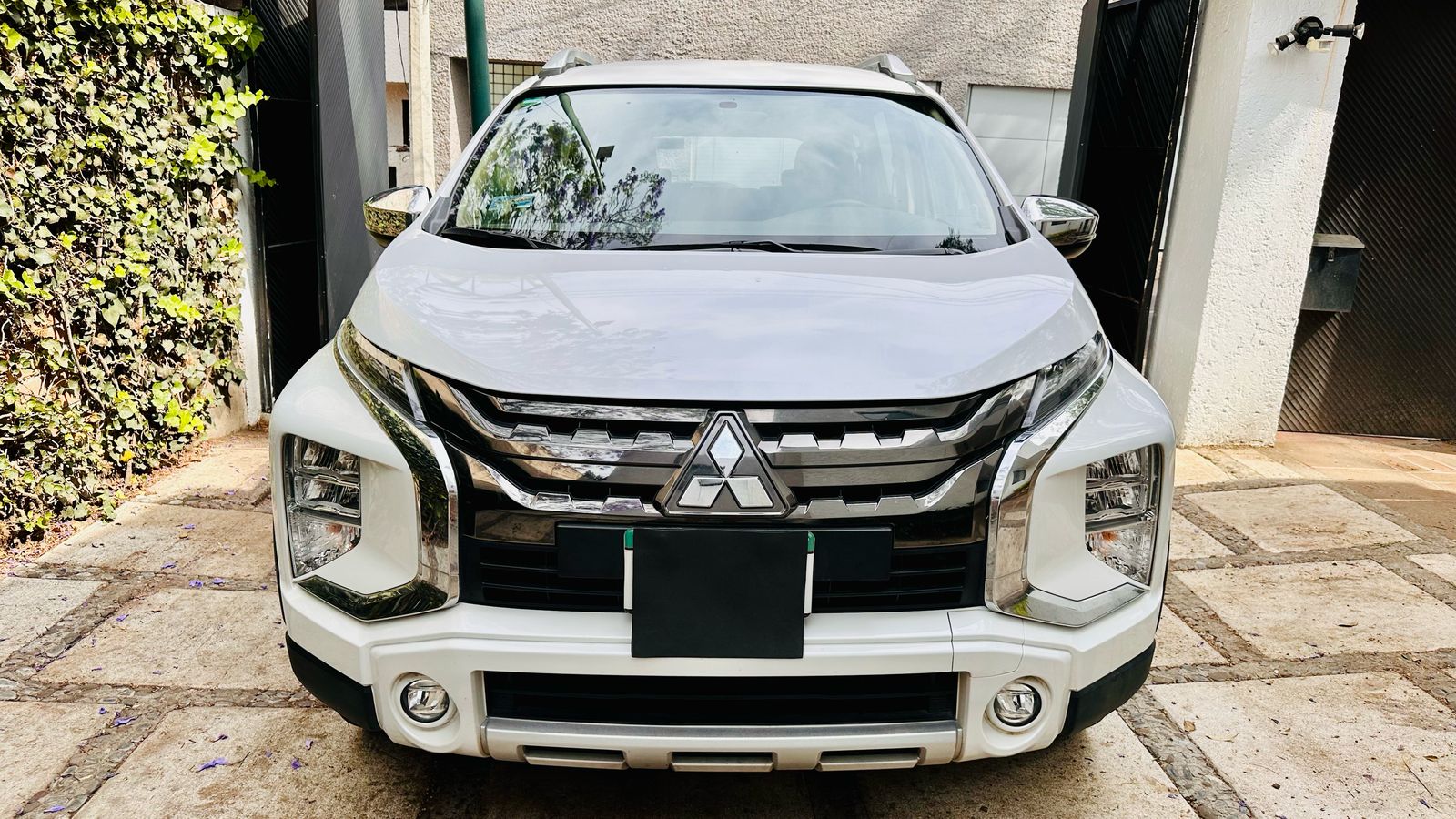 
								MITSUBISHI XPANDER CROSS LIMITED 2023 full									