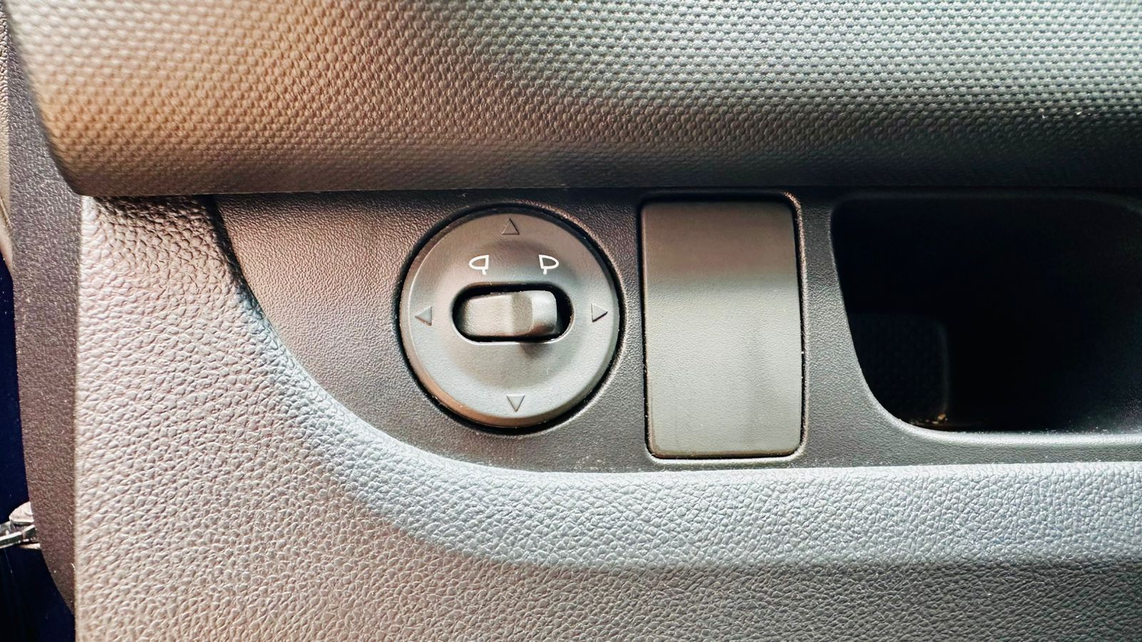 
								CHEVROLET AVEO LS 2023 full									